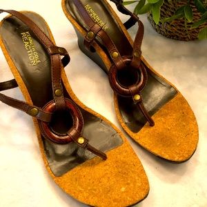 Wedge thong sandals with wood accent